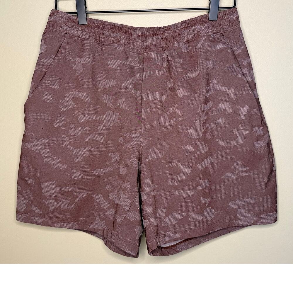 Lululemon Mens Pace Breaker Athletic Shorts Burgundy Camo 7"  No Liner